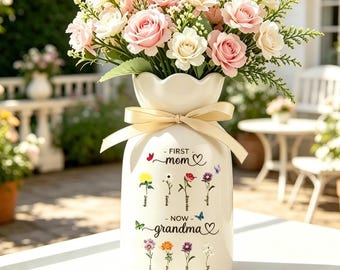 Personalized First Mom Now Grandma Flower Vase, Custom Birth Month Flower Vase with Grandkids Name, Mom/Nana/Grandma Gift, Mothers Day Gift
