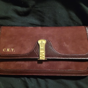 Cartera vintage de piel burdeos con iniciales de Florencia, Italia