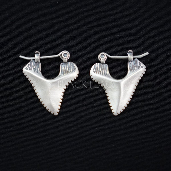 Boucles d'oreilles en argent sterling dent de requin | Boucles d'oreilles requin gothiques uniques en argent sterling 925, steampunk, bijoux artisanaux gothiques