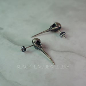 Sterling Silber Vogel Schädel Ohrringe Gothic Rabe Schädel Ohrstecker Makaber Vogel Knochen Schmuck, Vogel Gothic Geschenk für ihn, Geschenk für sie Bild 2