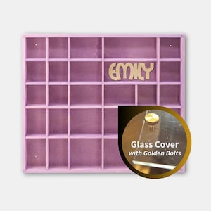 Vitrina de madera morada con 28 compartimentos / Caja de exposición personalizada / Organizador de pared teñido / Estante para baratijas / Tapa de cristal / Tornillos de latón