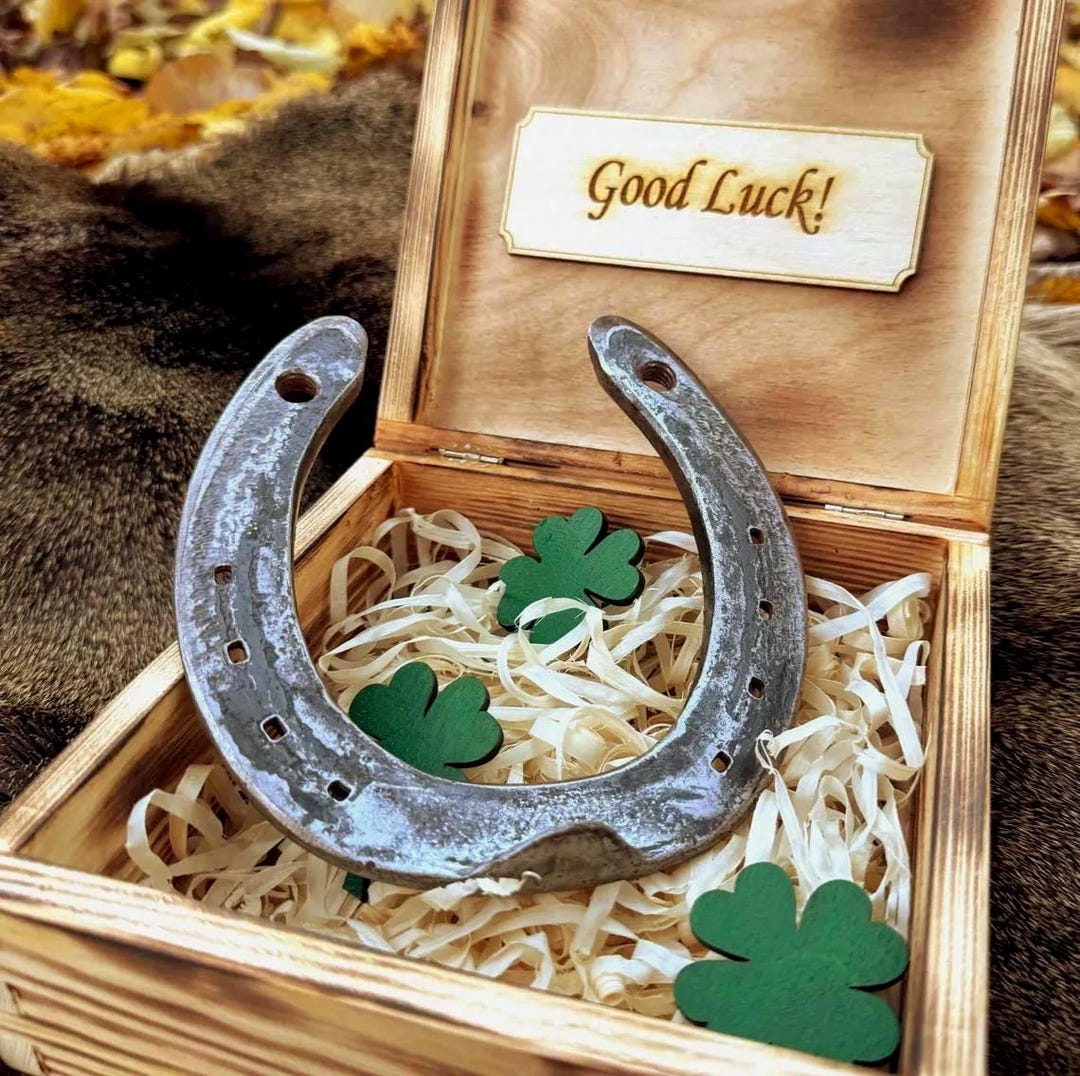 幸運のお守り、木箱入りの幸運の蹄鉄ギフトセット - Etsy 日本
