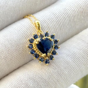 Pendentif coeur avec diamants simulé saphir bleu taille coeur, argent sterling 925 plaqué or jaune 14 carats, pendentif en forme de coeur sur le thème de l'amour