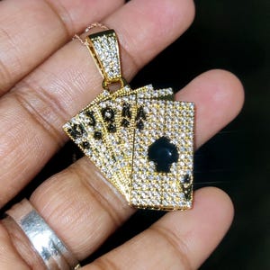 Pendentif diamant rond pour cartes à jouer Pendentif diamant créé en laboratoire, finition or jaune 14 carats, pendentif hip hop en argent sterling 925, à porter en soirée.