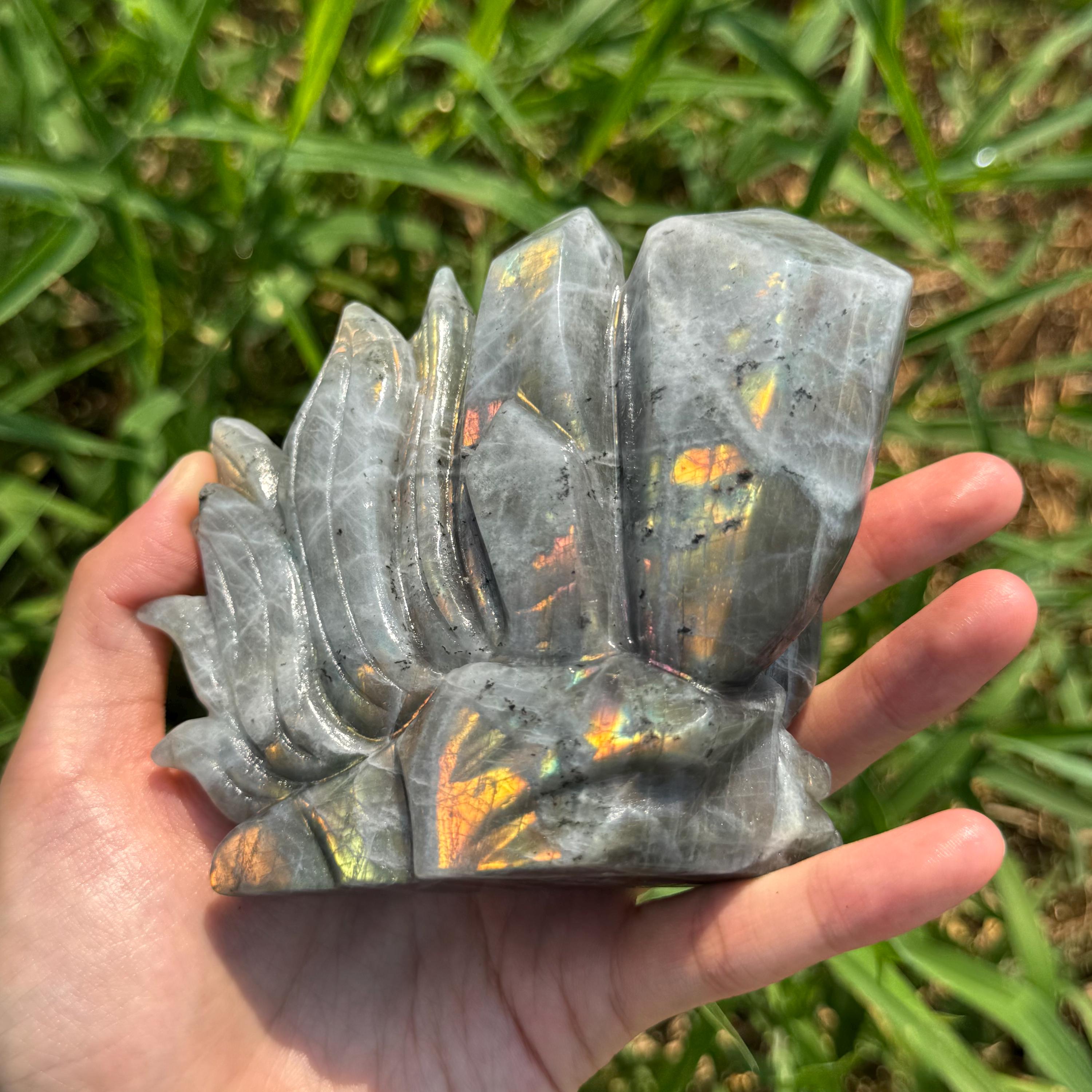 ラブラドライトのキツネの置物：水晶彫刻の九尾の彫刻 - Etsy 日本