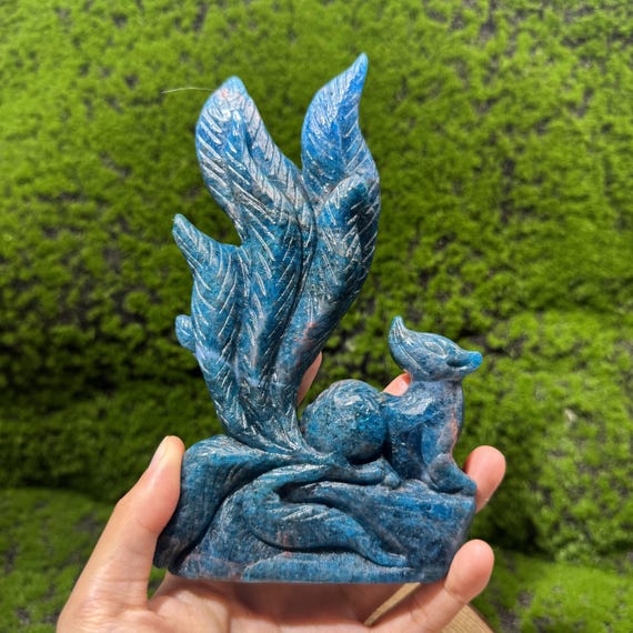 ブルーアパタイトの九尾狐彫刻：水晶の置物 - Etsy 日本