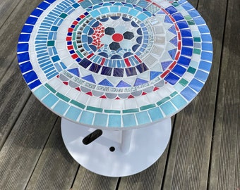 Table /touret mosaïque sur roulettes, intérieur /extérieur, motifs géométriques, , recyclage