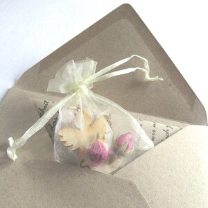 Regalo para los novios - ángel de la guarda para el matrimonio - con carta del ángel de la guarda - rosas perfumadas orgánicas