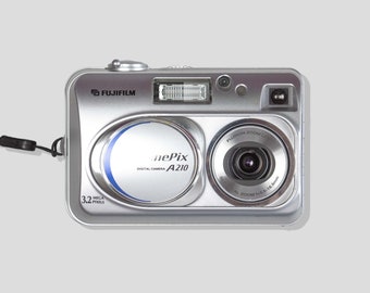 Fujifilm Finepix A210 - Tested and working - Y2K 3.2 Megapixel vintage retro digicam for beginners