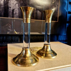 Pair of 70s Vintage Mid-Century Modern Brass & clear Lucite Candle stick Holders, Retro Candleholders in Polished Brass, Set of 2