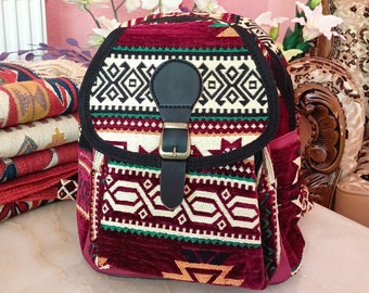 Türkischer Kilim Teppich gemusterter Rucksack, Bohostyle ethnische Tasche für Frauen, anatolischer Boho Vintage Schulreiserucksack, bunte Geschenktasche