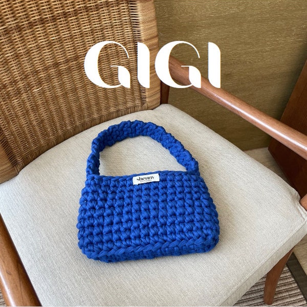 Le sac GIGI - Mini sac à main épais fait main au crochet fabriqué à partir de fil pour t-shirt. Sac à main d'été - Une anse.