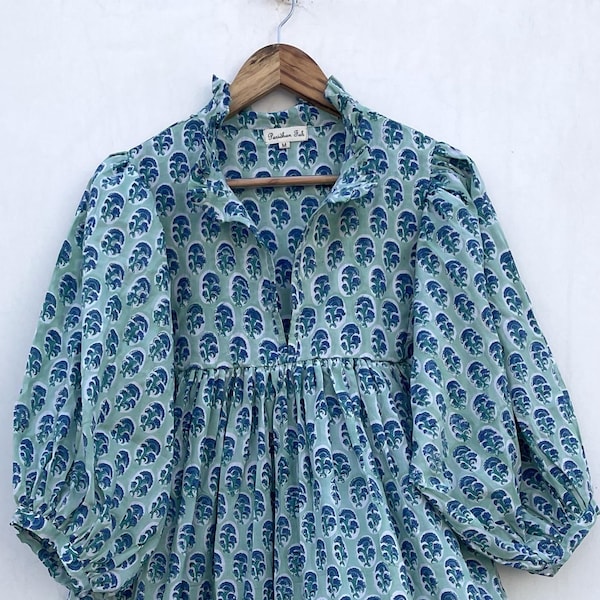 Hellgrünes langes Maxikleid aus Baumwolle mit Booty-Print / Sommer-Maxikleid mit V-Ausschnitt / 3/4 Ärmel mit Knopf langes Maxikleid