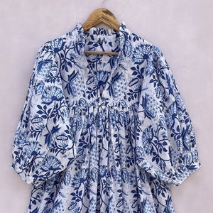 Robe longue bleu d'été à fleurs de lotus nouveau style / Robe longue bohème à décolleté en V / Robe longue pour femme à manches 3/4 avec bouton image 1