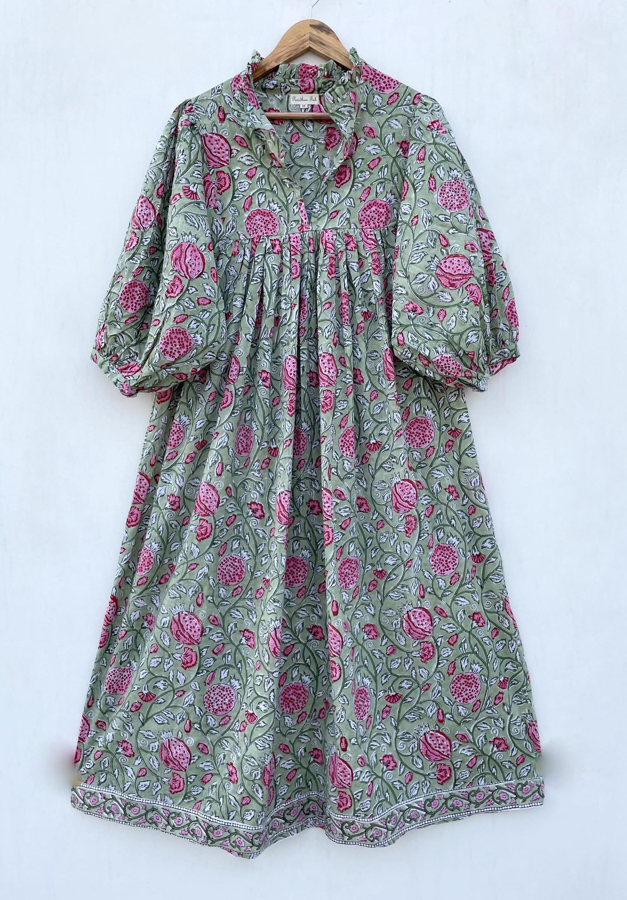 casual winter color look long cotton maxi dress / v neckline boho long maxi dress / 3/4th sleeve printed long maxi dress