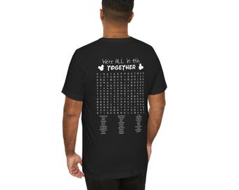 Estamos todos juntos en esto Camiseta unisex de manga corta con búsqueda de palabras mágicas