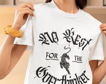 Koszulka z grafiką Vintage Overthinker – luźna koszulka w komfortowych kolorach