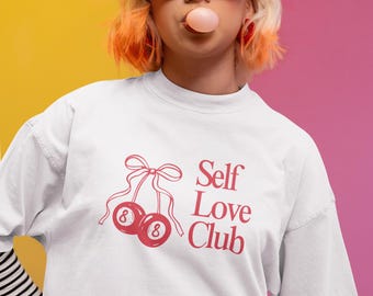 Koszulka z grafiką Vintage Self Love Club – komfortowa koszulka w kolorach lat 90.