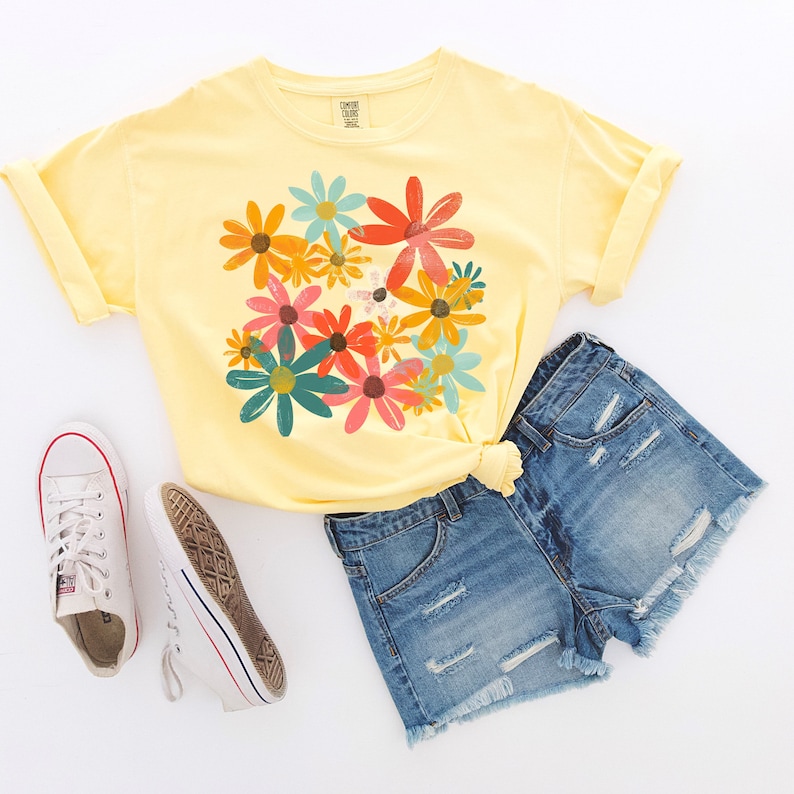 Retro Floral Shirt, Comfort Colors® Floral Tshirt, Wildflowers Botanical Shirt, Boho Floral Tee, Gift for Her, Gift for Bestie