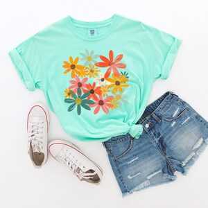 Retro Floral Shirt, Comfort Colors® Floral Tshirt, Wildflowers Botanical Shirt, Boho Floral Tee, Gift for Her, Gift for Bestie