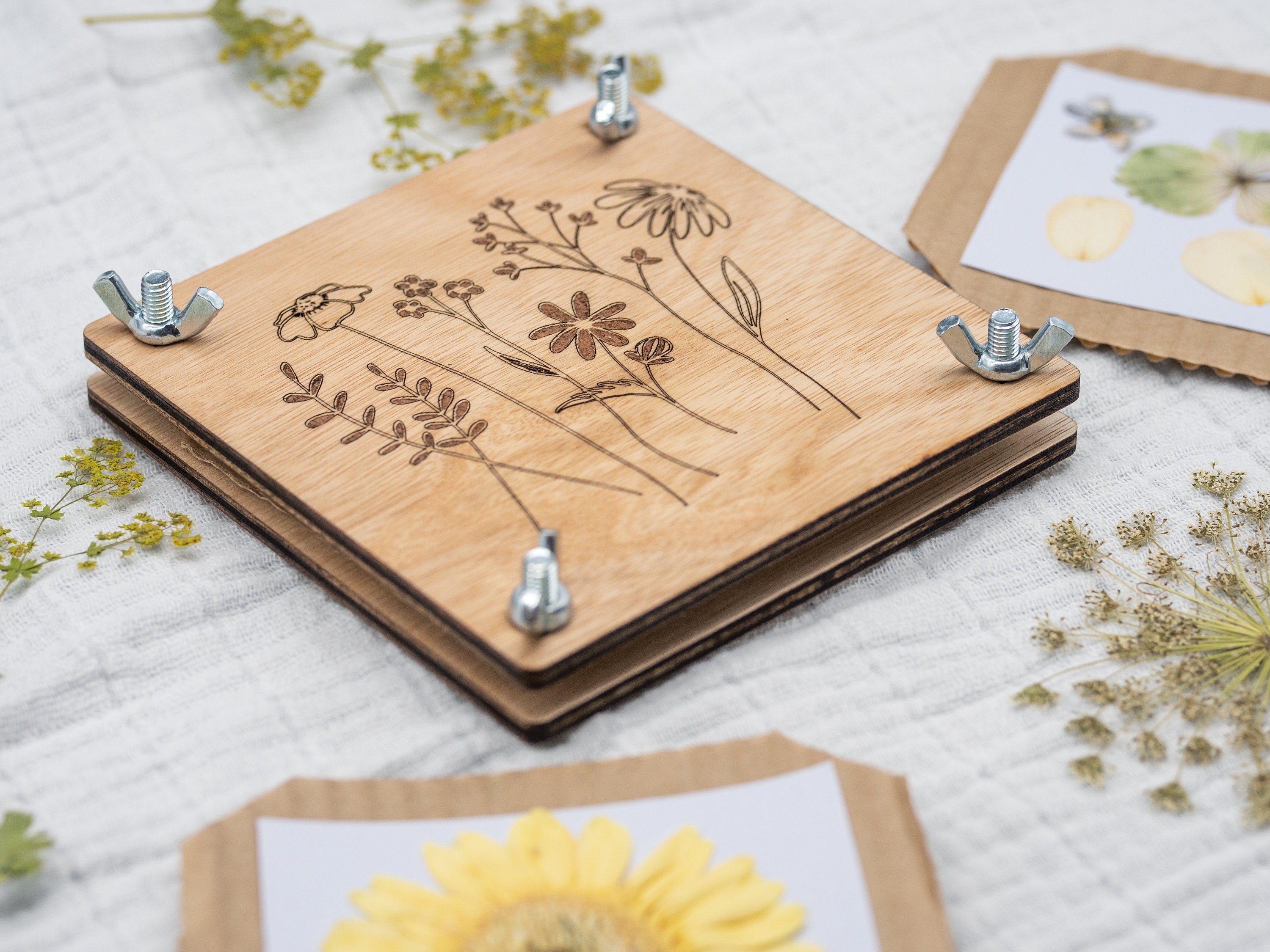 Flower Plants Press Kit, Flower Press, Personalized Nature Lovers Gift  Idea, Kids Craft Flower Press, Herb Press Scrapbook Album 