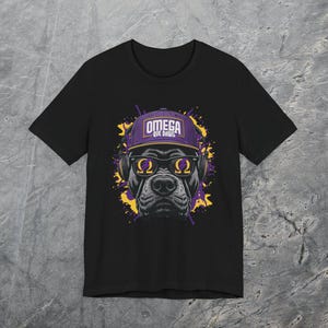 Camiseta Omega Que Dawg, camisa para perro, ropa Omega, diseño de sombrero morado, camisa Que Dawg Pride, camiseta con letra griega