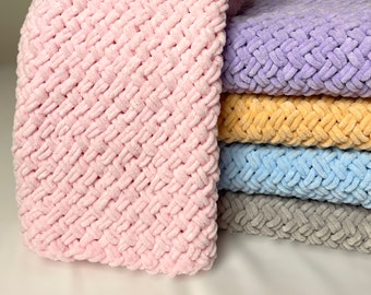Couverture pour bébé en grosse maille chenille - couverture pour lit de bébé - nouveau cadeau pour bébé ou décoration de chambre de bébé en peluche