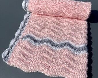 Couverture rose pour bébé au crochet, couverture pour bébé au crochet, couverture rose, cadeau fait main pour bébé fille, cadeau de shower de bébé ou cadeau nouveau-né