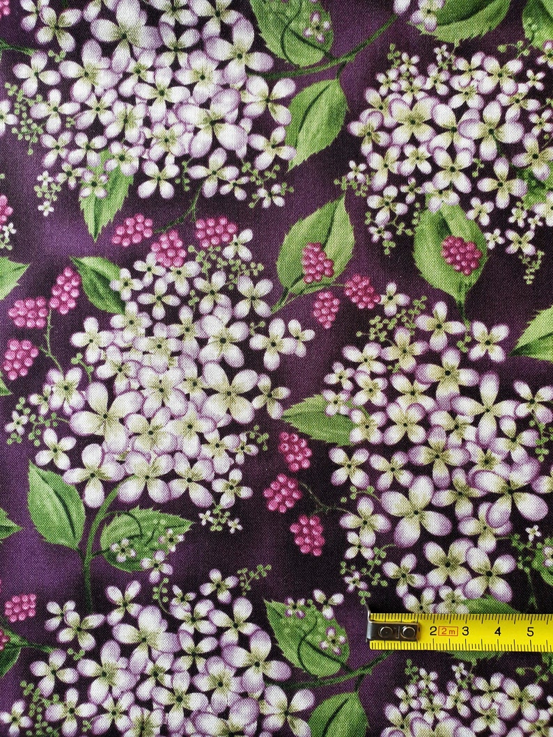 American fabric cut cm. 47x54 choice between 3 coordinated patterns Fabric with blackberries for patchwork quilting creative sewing brand Red Rooster fantasia more viola