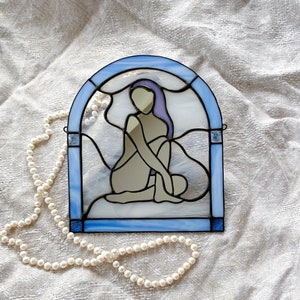 Miroir en vitrail - Silhouette féminine délicate moderne - Design original, Art mural