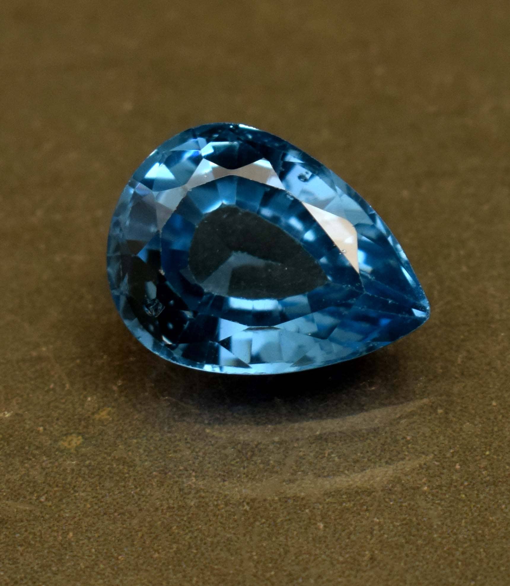 13.95 Carat Stunning Loose Swiss Blue Topaz Emerald Shape Gemstone For