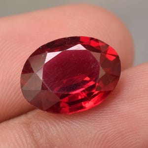 Mozambique Red Ruby Gemstone Certified 6.20 Ct Oval Cut Loose Gemstone For Ring Making