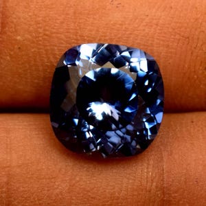 Ceylonblå safir ädelsten: 8,00 ct kuddslipning, SRI LANKA-certifierad