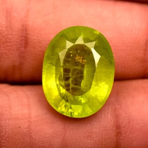 Natural Green Peridot Gemstone From Arizona 14.25 Ct Oval Cut Certified Gemstone For Ring Use