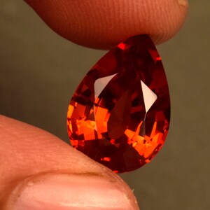 Top Orange Color Sapphire Certified 7.10  Ct Pear Cut Loose Gemstone For Ring Making