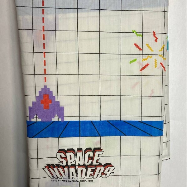 Atari Space Invaders Arcade 1982 Vintage Flat Bed Sheet Upcycle diy fabric