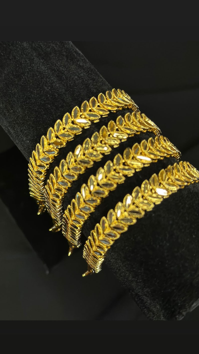 22K Gold-Plated Leaf Bracelet: Handcrafted Elegant Jewelry image 4