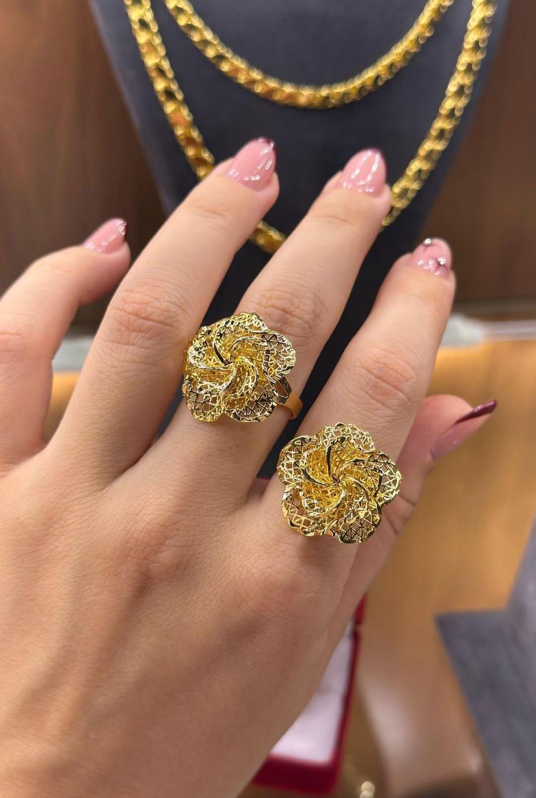 22K Gold Plated Flower Ring: Adjustable Floral Cocktail Jewelry - Etsy