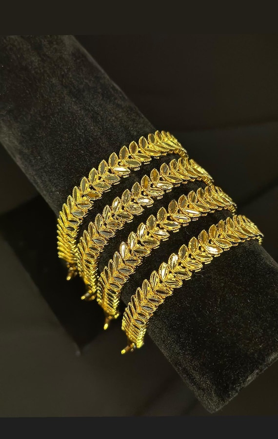 22K Gold-Plated Leaf Bracelet: Handcrafted Elegant Jewelry