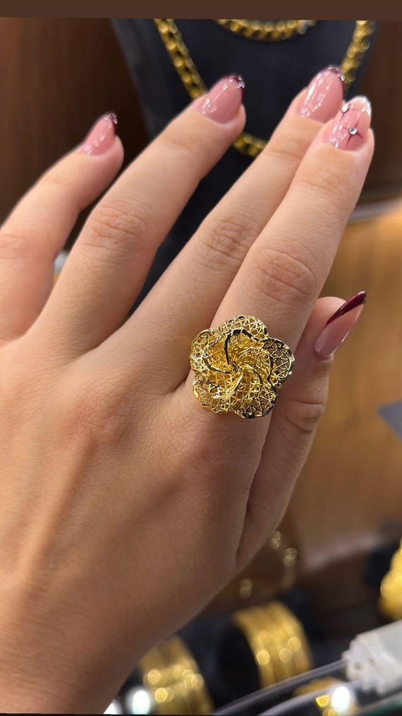 22K Gold Plated Flower Ring: Adjustable Floral Cocktail Jewelry - Etsy