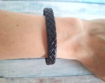 Bracelet tressé en cuir marron : jonc de style vintage