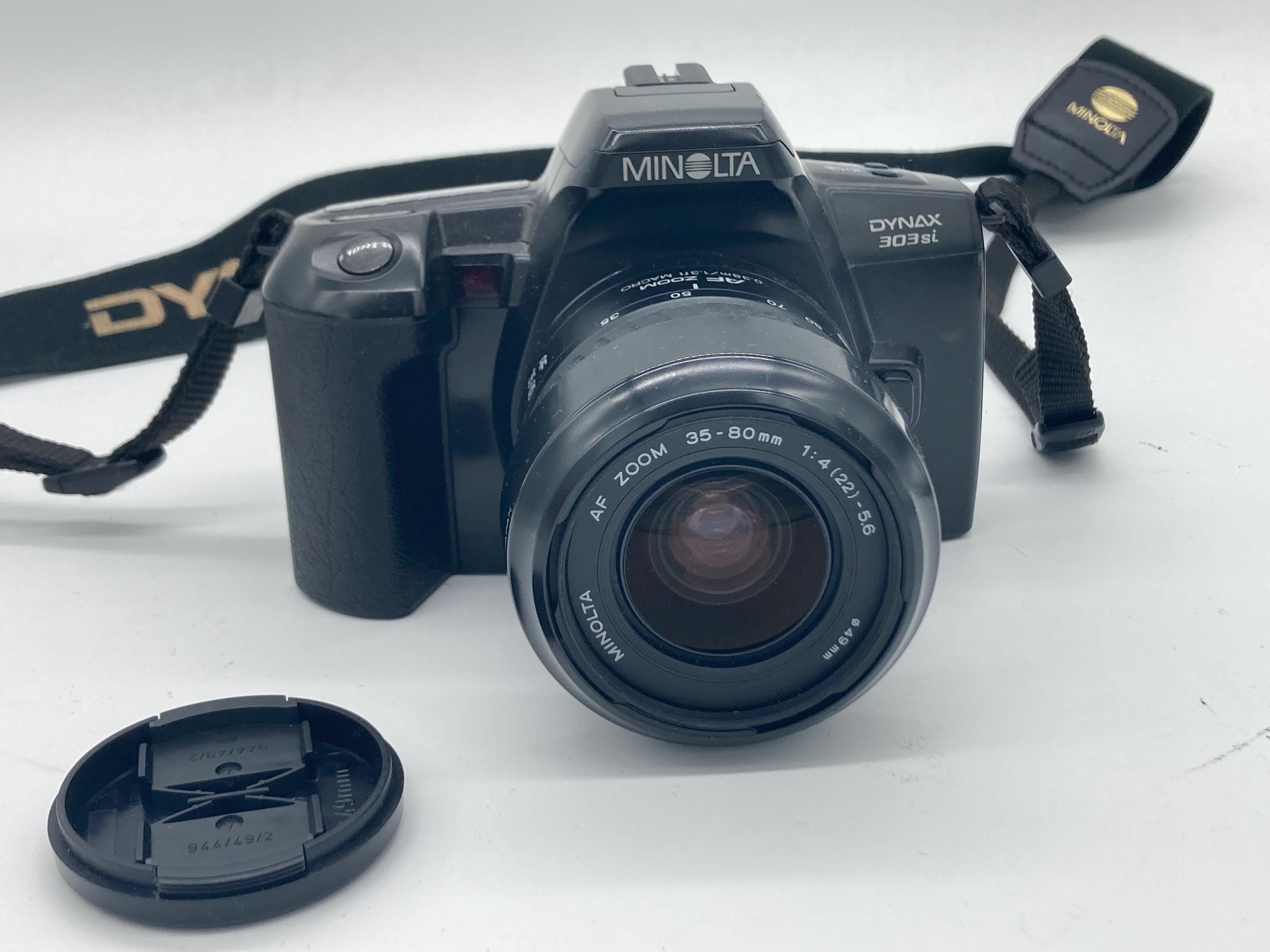 MINOLTA DYNAX 303si AF Zoom 0.38m/1.3ft Macro - 35-80mm 1:4