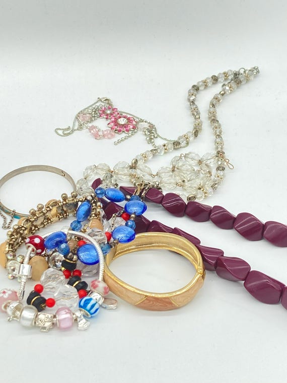 LOTE DE JOYAS Pulseras y Colgantes
