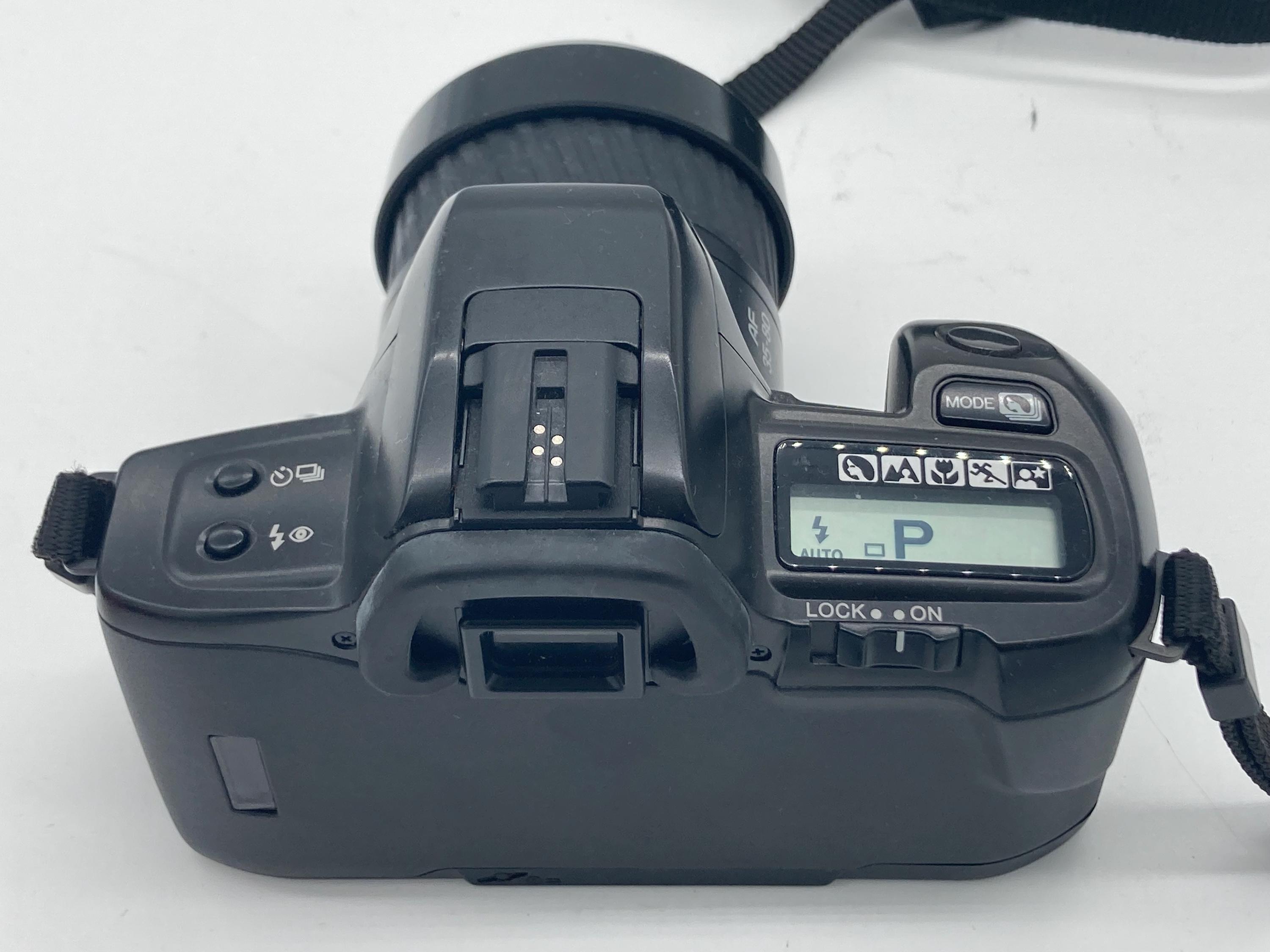 MINOLTA DYNAX 303si AF Zoom 0.38m/1.3ft Macro - 35-80mm 1:4