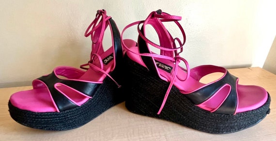 Vintage Y2K Hot Topic Black & Pink Strappy Wedge … - image 2