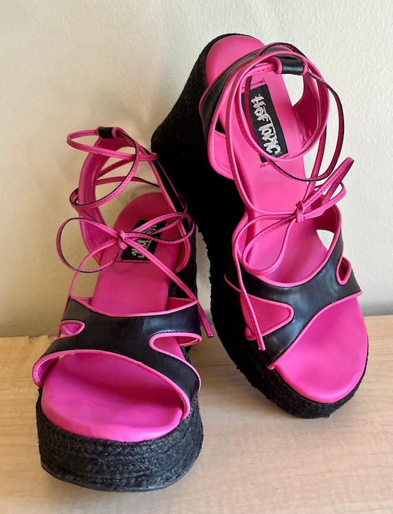 Vintage Y2K Hot Topic Black & Pink Strappy Wedge … - image 1