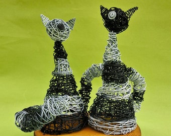 Wire Cats Sculpture: Playful Duo on Wooden Stand - Striped Black and White, original handcrafted home decoration