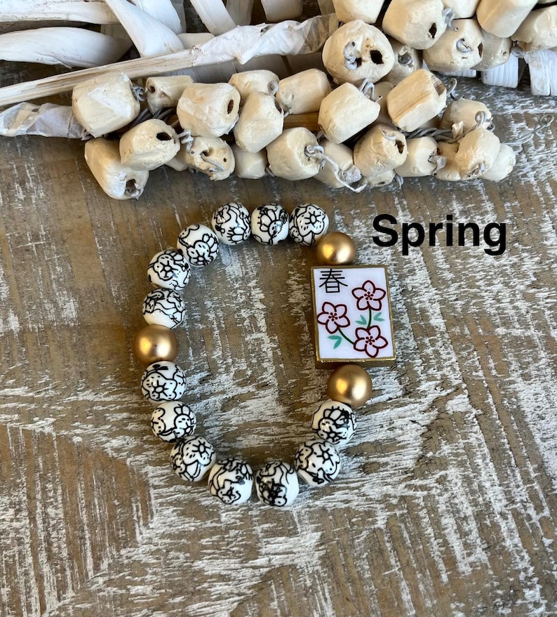 Four Seasons Mahjong Tile-inspired Reversible Beaded Bracelet bild 1