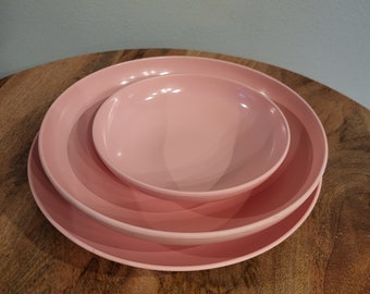 Grant Crest Melmac Set Pink Bowl And 2 Plates