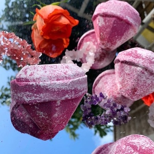 Hidden Mystery Crystal Bath Bomb Very Berry Scented Natural Skincare Gift Ideas For All Ages Gemstone Friendship Gifts Bath Bombs For Sale